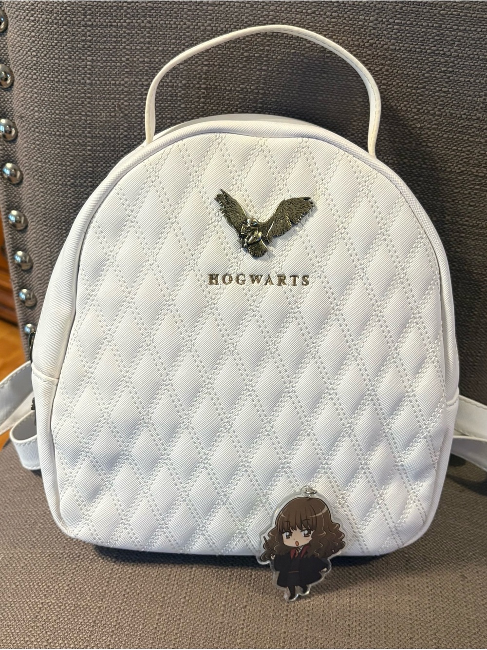 🔥Harry Potter Loungefly Hogwarts Mini Backpack White & Heroine Keychain, VGUC